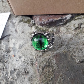Мужское женское кольцо глаз дракона зеленый размер регулируется.
Бижутерний спла. . фото 3