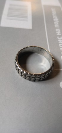Мужское кольцо бижутерия шина покрышка размер 17-22.
Металл: медецинская сталь. . . фото 3