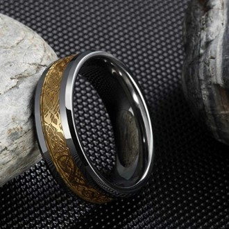 Мужское кольцо золотистое с узором влестелин размер 17-23.
Металл: медецинская с. . фото 4