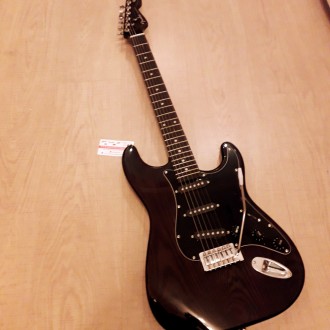 Электрогитара Fender Stratocaster Standard SSS Ясень China.
Гитара может быть в . . фото 3