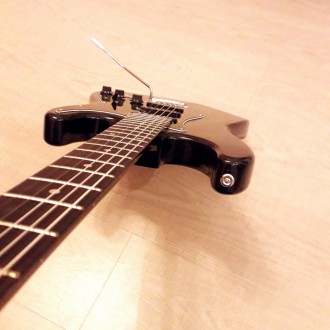 Электрогитара Fender Stratocaster Standard SSS Ясень China.
Гитара может быть в . . фото 10
