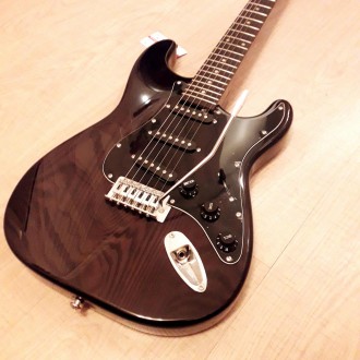 Электрогитара Fender Stratocaster Standard SSS Ясень China.
Гитара может быть в . . фото 2