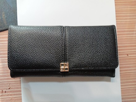 кошелек женский, черный, новый
размер 20х10см, толщина 3,5-4 см
много отделов,. . фото 2