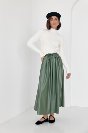 Для рабочих будней и праздников – стильную юбку из кожзама можно использовать ка. . фото 9