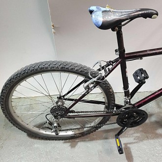 Велосипед Fort Biker
Рама	алюминий, 19"
Вилка	Zoom 381E 100 mm
Рулевая	VP-A41AC
. . фото 3