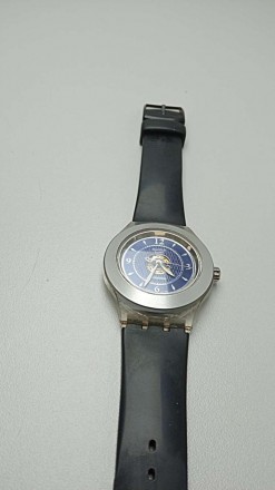 Цей годинник має металевий синій циферблат, обведений сріблом, з тисненням, схож. . фото 5