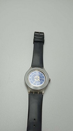 Цей годинник має металевий синій циферблат, обведений сріблом, з тисненням, схож. . фото 6
