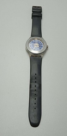 Цей годинник має металевий синій циферблат, обведений сріблом, з тисненням, схож. . фото 4