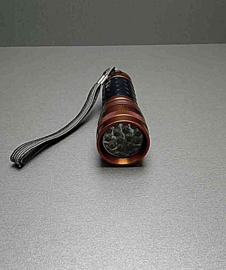 Emos ST7310-14L — металический LED фонарь.
Особенности:
Источник света: 14 x LED. . фото 4