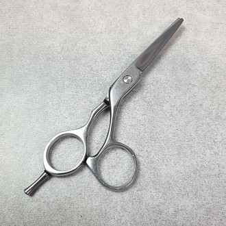 Ножиці Katachi K1155 Offset 5,5
Чудові ножиці для перукарні прямі. Вирізняються . . фото 6