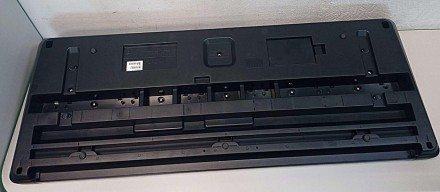 Синтезатор Yamaha PSR-E373 випускається в компактному корпусі чорного кольору з . . фото 5