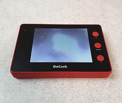 Портативний детектор валют Docash Micro попри свої розміри, співвимірені зі смар. . фото 3