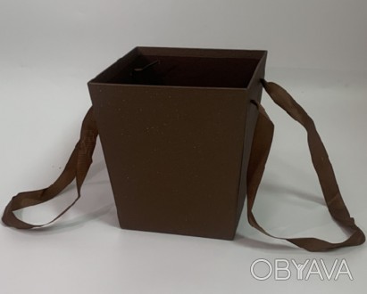 Короткий опис:
Подарункова коробка, матеріал картон, розмір см: 17x17x18см
Додат. . фото 1