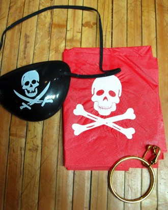  Набір пірата 3 предмети: бандана ЧЕРВОНА з черепом, наочник, сережка піратська . . фото 3