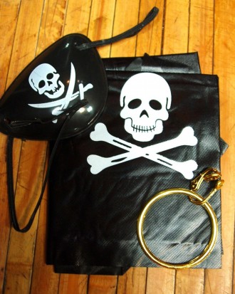  Набір пірата 3 предмети: бандана ЧОРНА з черепом, наочник, сережка піратська 
 . . фото 2