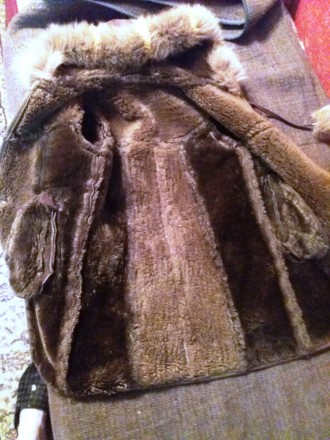 Натуральная нарядная дублёнка для девочки с тёплой подкладкой, с капюшоном, на п. . фото 7