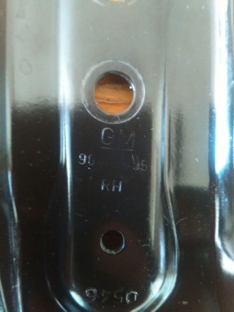 Продам кронштейн крепления радиатора правый нижний на Opel Astra G (gm 90498695). . фото 3