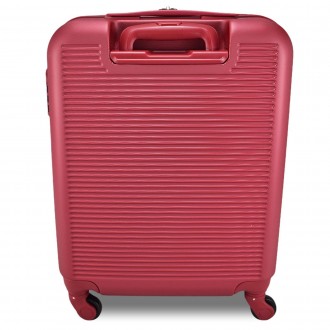 Тепер ви самі можете створити індивідуальний дизайн своєї валізи, розмістивши на. . фото 5