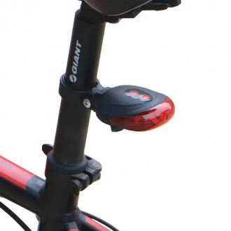 Задний фонарик стоп на велосипед ААА* 2 шт
Крепление на трубку сиденья велосипед. . фото 3