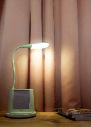 Описание 
Настольная лампа с зеркалом yw9070 и USB выходом для зарядки телефона . . фото 2