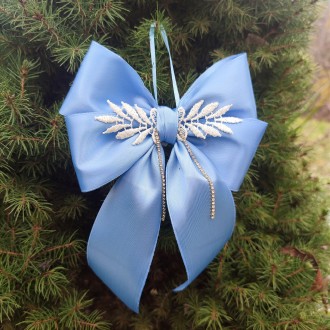 Бант новогодний на елку голубой
Большие атласные банты - это один из наиболее по. . фото 2