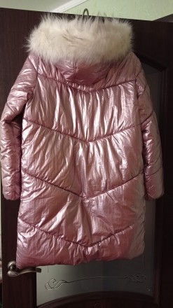 Зимове пальто гарного пудрового рожевого кольору для дівчинки на зріст 146 см. В. . фото 3