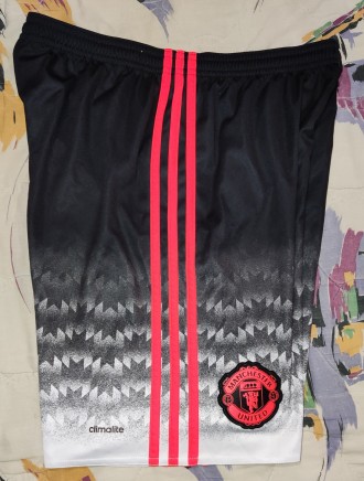 Футбольные шорты Adidas FC Manchester United, размер S/M, длина-45см, пояс 36-40. . фото 6