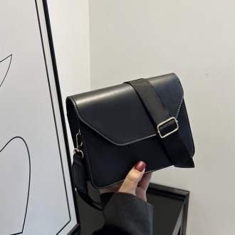 
ВИДЕООБЗОР
Женская классическая сумочка
Клатч на широком ремешке на одно отделе. . фото 3