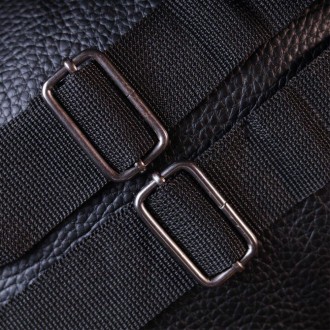 Жіночий стильний рюкзак на два відділення виготовлений з еко-шкіри в чорному кол. . фото 6