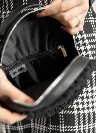 Кругла сумочка Bale завдяки трендовій формі та базовому кольору точно стане голо. . фото 10
