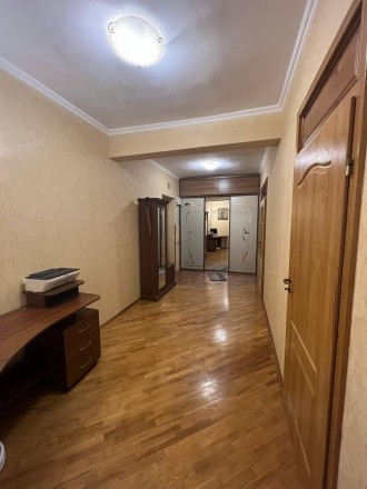 Продам 3х комнатную квартиру В Днепровском районе, по ул. Краковская 4. м. Дарни. . фото 2