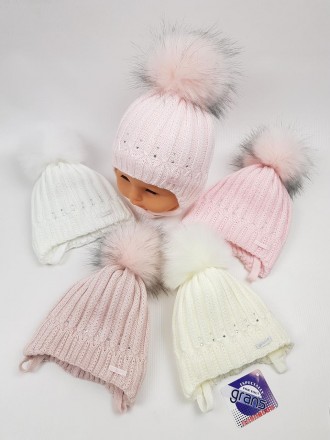 Детские польские зимние вязаные шапки на флисе с завязками и помпоном оптом для . . фото 2