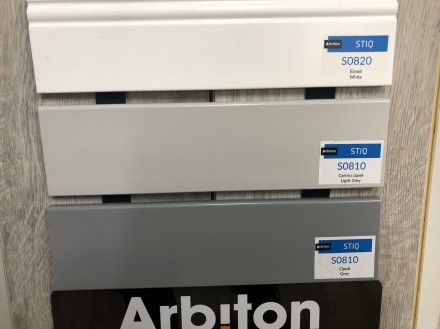 
Гнучкий плінтус для підлоги Arbiton, колекція: STIQ. Колір: білий s0820. В: 80 . . фото 7