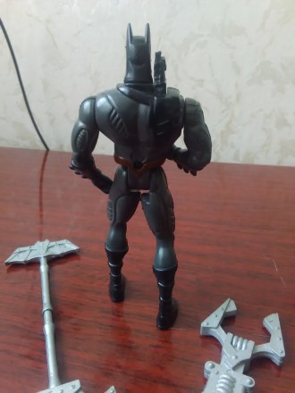 Продам игрушку-фигурку BATMAN + робот в подарок. BATMAN в отличном состоянии, к . . фото 4