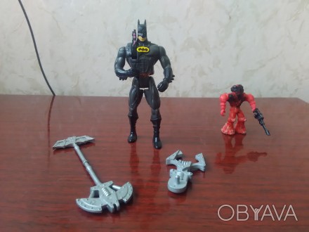 Продам игрушку-фигурку BATMAN + робот в подарок. BATMAN в отличном состоянии, к . . фото 1