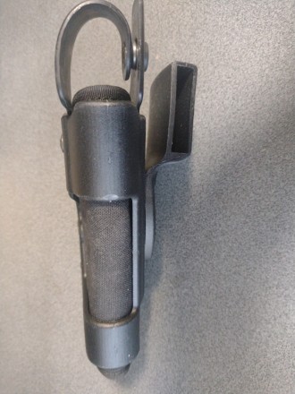 Кобура пластиковая для пистолета черная
Кобура пластиковая поясная для пистолет. . фото 4