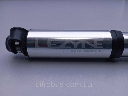 Ручной насос Lezyne LITE DRIVE M высокого давления имеет легкий, алюминиевый кор. . фото 4