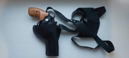 Кобура Невидимка под револьвер флобера Сафари 431

Состояние - новая
Материал. . фото 3