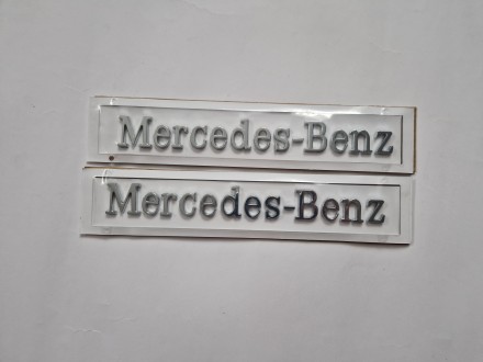 Шильдики на багажник Mercedes-Benz та Sprinter 
Матеріал:ABS
Кріпляться на лип. . фото 4