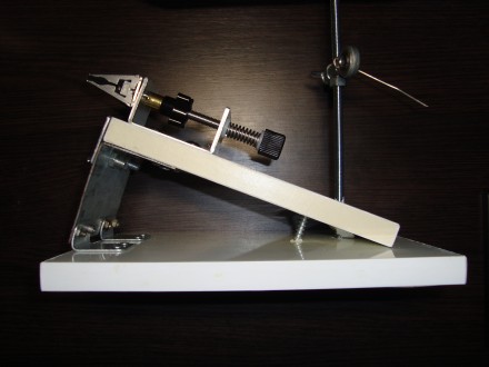 Точильный станок предназначен для заточки ножей, ножниц, стамесок и лезвий рубан. . фото 3