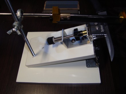 Точильный станок предназначен для заточки ножей, ножниц, стамесок и лезвий рубан. . фото 8