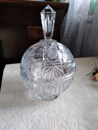 Неймовірно красива кришталева ваза у формі кулі, з кришкою-куполом, цукерниця, б. . фото 3