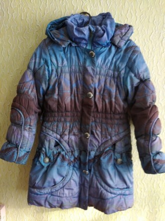 Зимняя плотная на флисе курточка , пальто для дома, двора на девочку ,р.146.
ПО. . фото 2