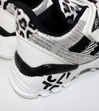 Чорно-білі кросівки для дівчинки з леопардовим принтом білий. . фото 11