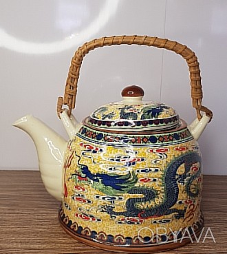 Замечательный заварной чайник из китайского фарфора! Прекрасное состояние, без с. . фото 1