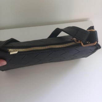 Колір - чорний
Заміри сумки : довжина від 11 до 13,5 см * ширина 23 см
Ширина дн. . фото 7