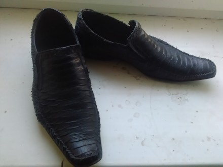 Продам мужские кожаные туфли,производство Турция.
Туфли в отличном состоянии.
. . фото 2