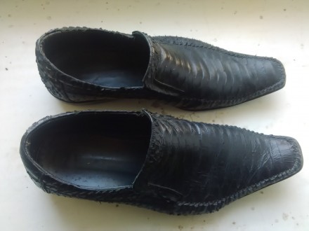Продам мужские кожаные туфли,производство Турция.
Туфли в отличном состоянии.
. . фото 3