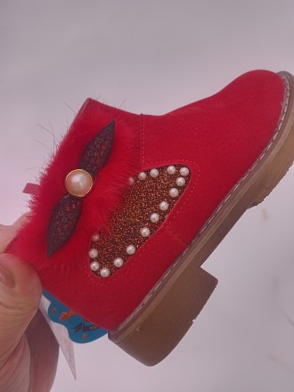 Яскраві дитячі черевики з декором
бренд Kaidimao
прошиті
якість гарна
Штучна. . фото 4