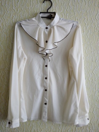 Женская блузка, Сирия.
Цвет - кремовый, по ткани идут мелкие зацепки.
ПОГ 46 с. . фото 2